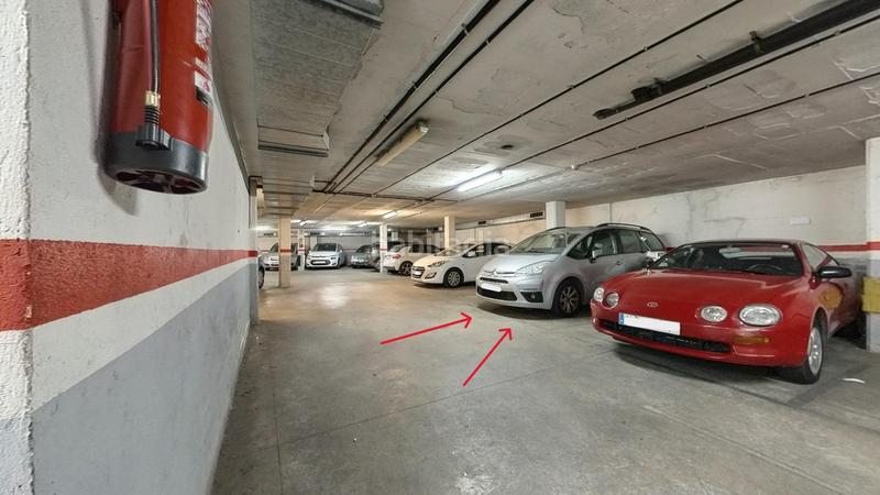 Foto a04686b3-6f3b-4d8a-a1bb-bf1fd1135c08. Aparcament cotxe a Santa Rosa Santa Coloma de Gramenet