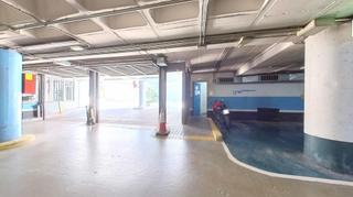 Aparcament cotxe a De les palmeres. El parking más grande de la plaza de las palmeras sant andreu