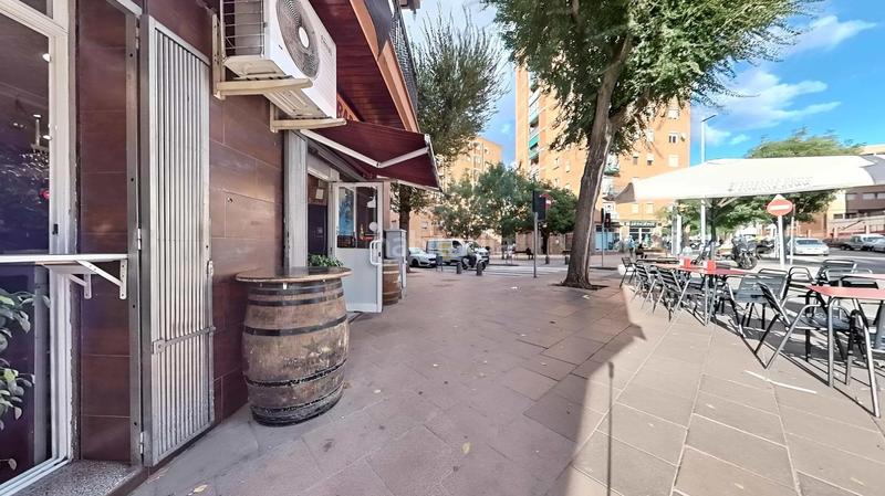 Foto 08321184-eab4-4835-8b17-00d00dd3b08a. Transfer business premise in calle mosén jacint verdaguer 13 in Santa Coloma de Gramenet