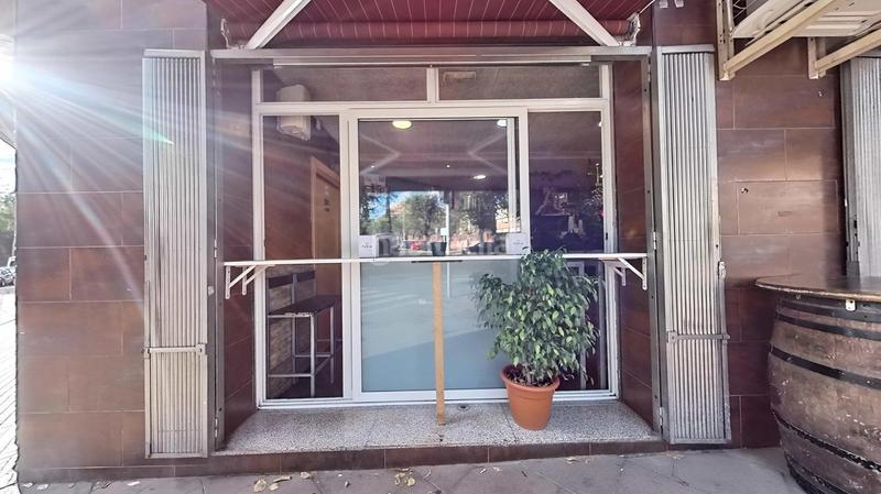 Foto 1bc8ddc4-0611-4dd6-a83d-64661ed1fe3f. Traspàs local comercial a calle mosén jacint verdaguer 13 a Santa Coloma de Gramenet