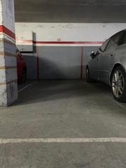 Posto auto in Carrer sant ignaci 3. Plaza de parking para coche pequeño o dos motos en calle sant ig