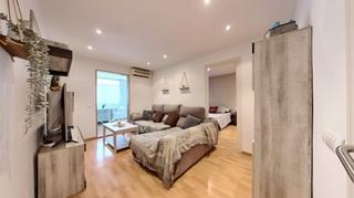 Penthouse  Calle pompeu fabra. Ático con terraza sin ascensor en buena zona