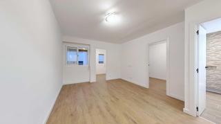 Piso  Calle peru. Un regalo de navidad adelantado reformado, con ascensor y 3 habi