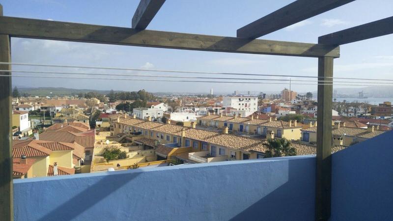 Foto 9b13fd11-6b8a-405f-9846-a4542c7ff57e. Location duplex avec piscine dans El Rinconcillo Algeciras