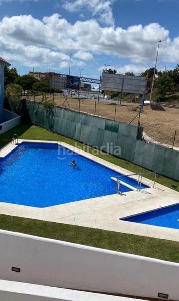 Foto 9d14a763-d143-403f-a819-0ce56d6d94f1. Lloguer dúplex amb piscina a El Rinconcillo Algeciras