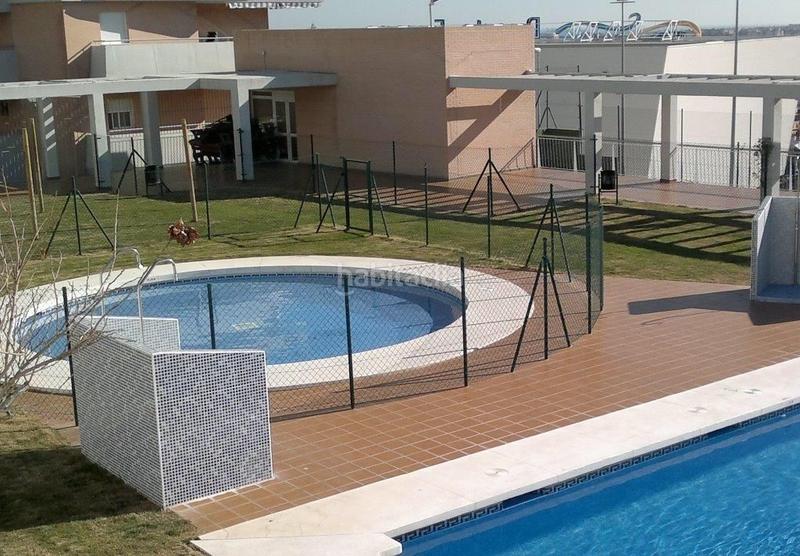 Foto 0074d2b9-6aa6-4a98-a53d-c69be17dc916. Miete etagenwohnung mit pool in Bajadilla - Fuente Nueva Algeciras