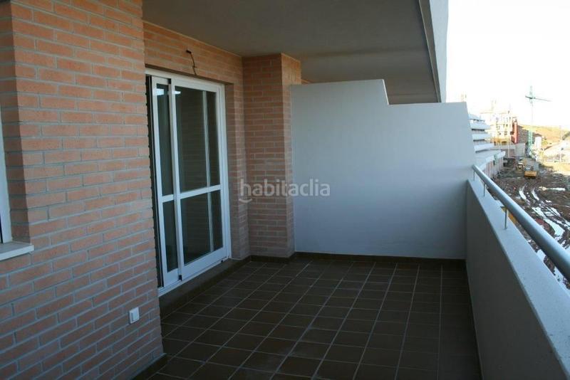 Foto 375202c0-b2db-4612-afe3-ea5da3ba82d9. Rent flat with pool in Bajadilla - Fuente Nueva Algeciras