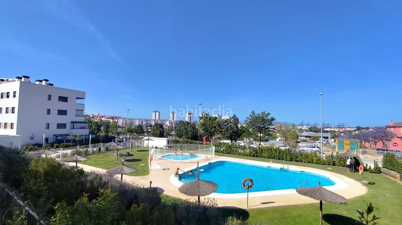 Foto a6245f2d-d605-41ef-b5e6-87dd1a34b28d. Àtic amb piscina a San García Algeciras