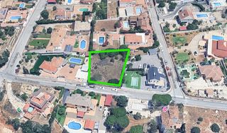 Terreny residencial en Calle manuel aleixandre 109. Parcela de 1000m2 para chalet independiente en urbanizaci�n pino
