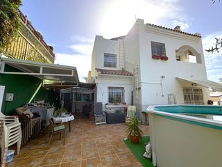 Casa en C�rtama pueblo. Chalet pareado en urbanizaci�n atalaya