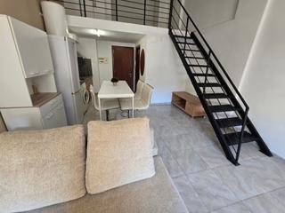Dplex a Arts. Se vende encantador duplex abierto en el centro de arts