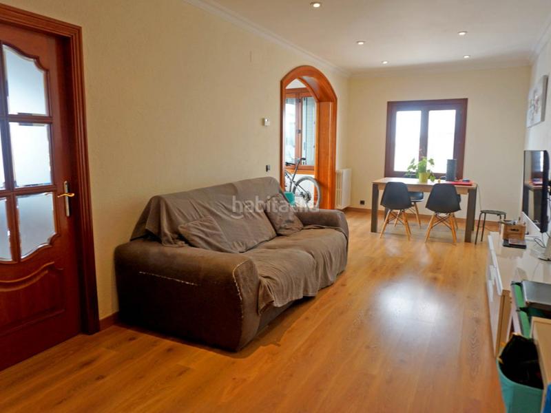 Foto b10d2934-4021-4497-957d-47e78542351d. Edifici a Nucli Antic Escala (L´)