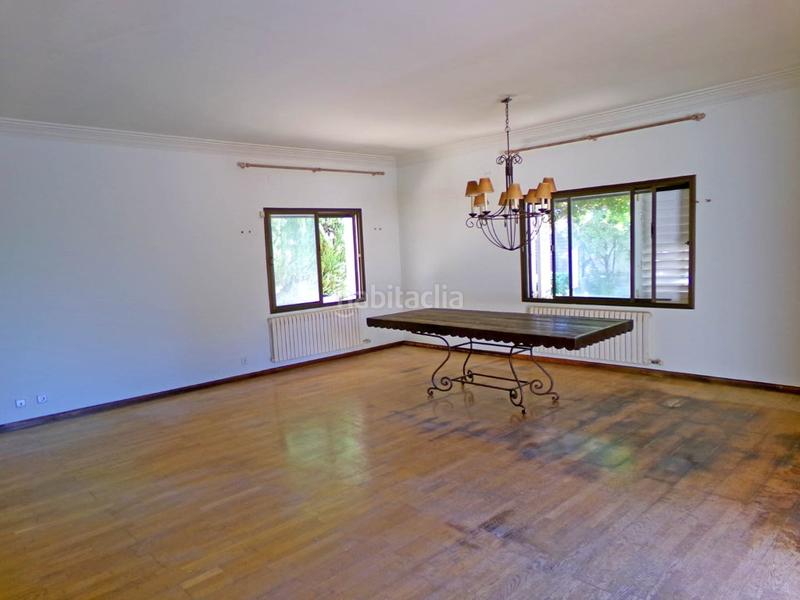 Foto 018140f1-023e-45cc-9fa5-3dec95388c55. Xalet amb aparcament a Eixample Residencial Escala (L´)