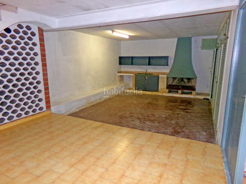Foto 8d425baa-c0ab-4133-b852-c6add9a90258. Xalet amb aparcament a Eixample Residencial Escala (L´)