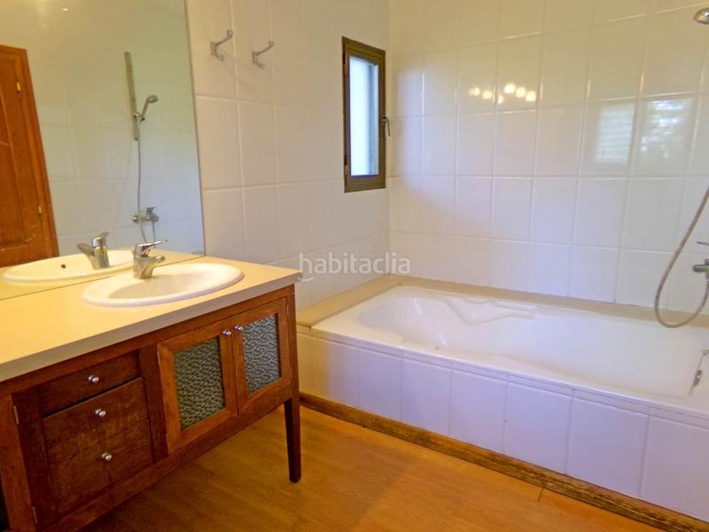 Foto a6a4dc6a-8a27-469d-a1af-d425ae744ad5. Xalet amb aparcament a Eixample Residencial Escala (L´)