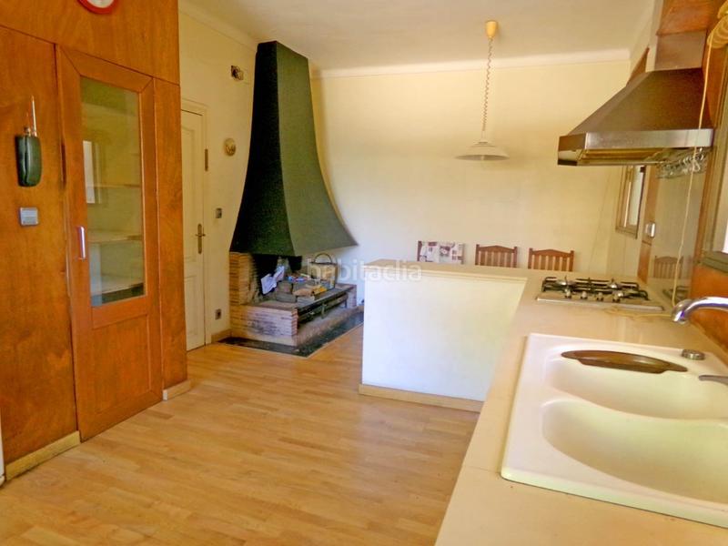 Foto c7a6dde2-fa6c-4eb5-b844-d4baf9075384. Xalet amb aparcament a Eixample Residencial Escala (L´)