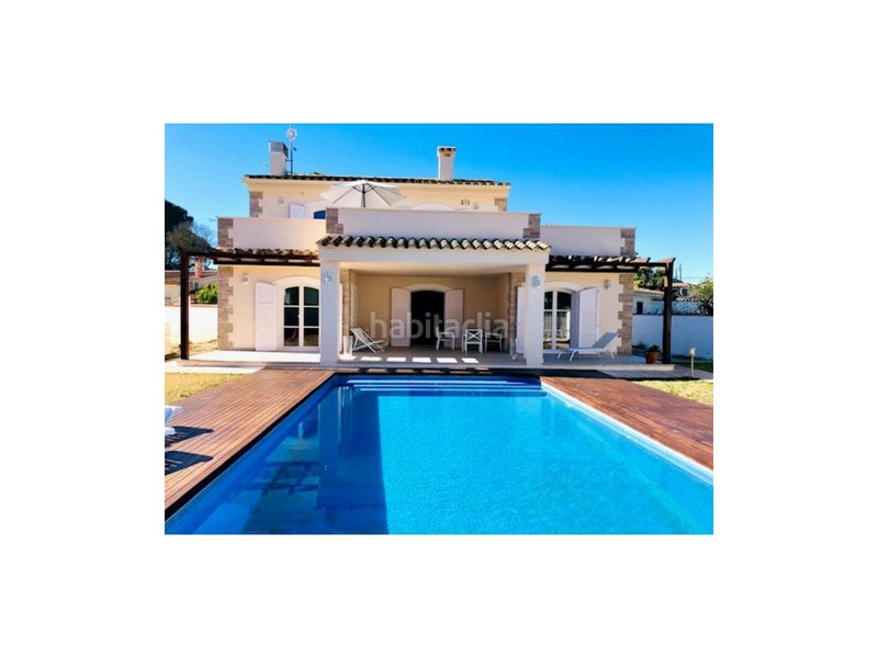 Foto 7977a3f3-a02b-4897-aa2a-2cddc7b116ef. Chalet in calle barcelona 82 in Riells Escala (L´)