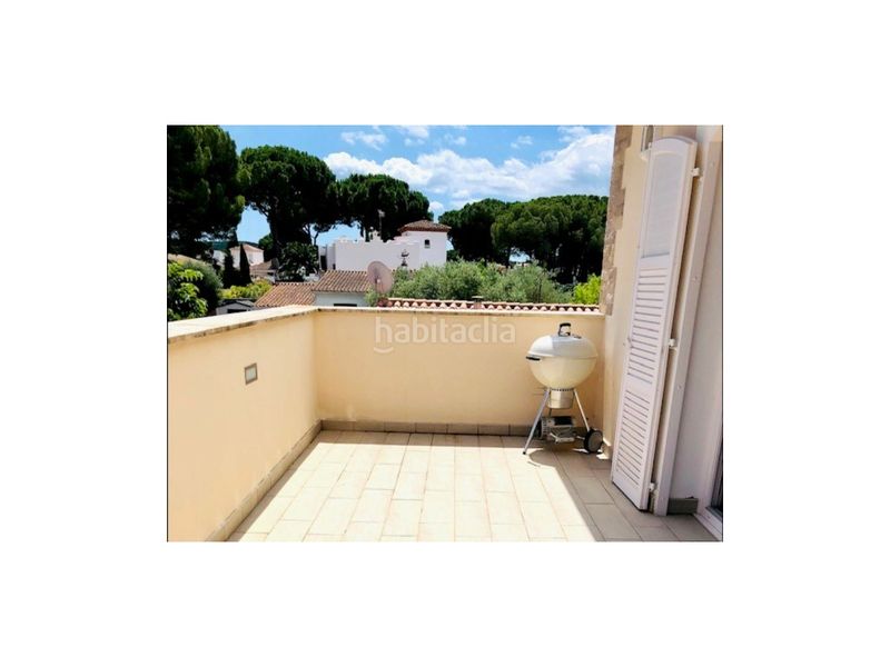 Foto b8fd31af-cbd9-4927-903e-5d5092ba25e0. Chalet in calle barcelona 82 in Riells Escala (L´)