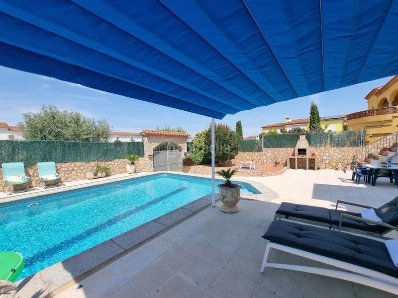 Foto 7b0441d1-992b-4cda-b0f0-b9bc1a6980d7. Casa a calle puig a Riells Escala (L´)