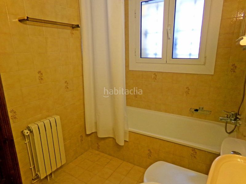 Foto bdc545f9-4640-4eb3-b442-a92135e2b7e8. Casa a calle puig a Riells Escala (L´)