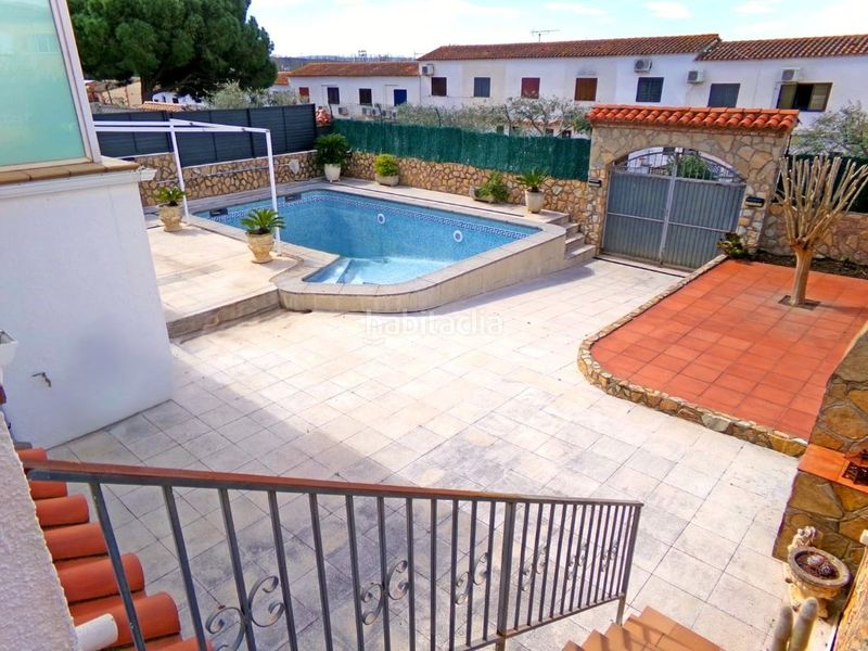 Foto d33a1bd0-373f-4d0f-ada6-d2f06e85d1a4. Casa a calle puig a Riells Escala (L´)