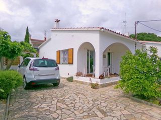 Xalet  Calle riells de dalt 32. Villa la gavina