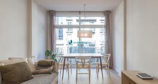 Location Appartement  Carrer del rosselló. Impecable