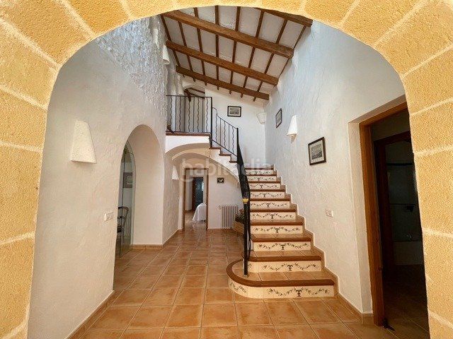 Foto 8c64b172-2f9f-4219-8186-d2ae3ae04f27. Casa amb calefacció aparcament piscina a Es Mercadal poble Es Mercadal