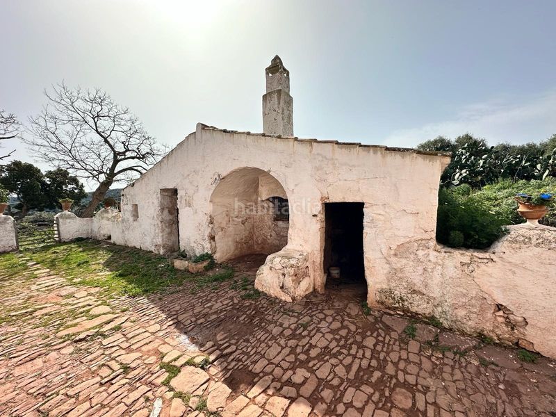 Foto f19f0600-b299-4c3d-9f9c-dff64b7dcb00. Casa amb aparcament a Ferreries poble Ferreries
