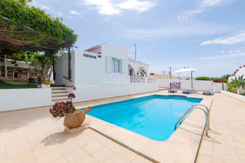 Foto a38be749-bb73-49e1-95a3-2948a37cc82c. Xalet amb piscina a Cala en Porter Alaior