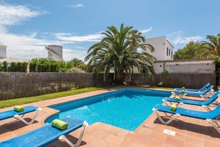 Xalet a Cala Blanca. M6574 chalet en cala blanca con licencia turística