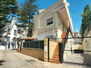 Appartement  Calle rincón dorado. Coqueto loft reformado en planta baja con terraza privada