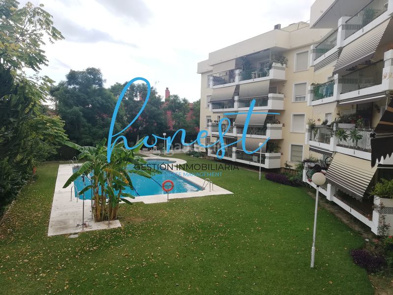 Foto ed2b2496-856f-4105-b220-5604ff0d89f5. Pis amb aparcament piscina a El Bajondillo Torremolinos