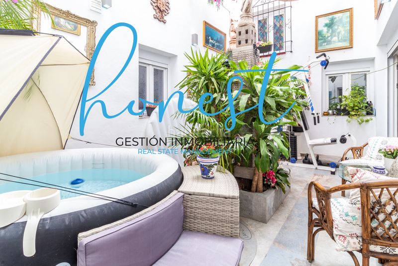 Foto e52be922-91af-4239-a23d-8c8303c3ba7e. Casa amb aparcament a Calvario Torremolinos