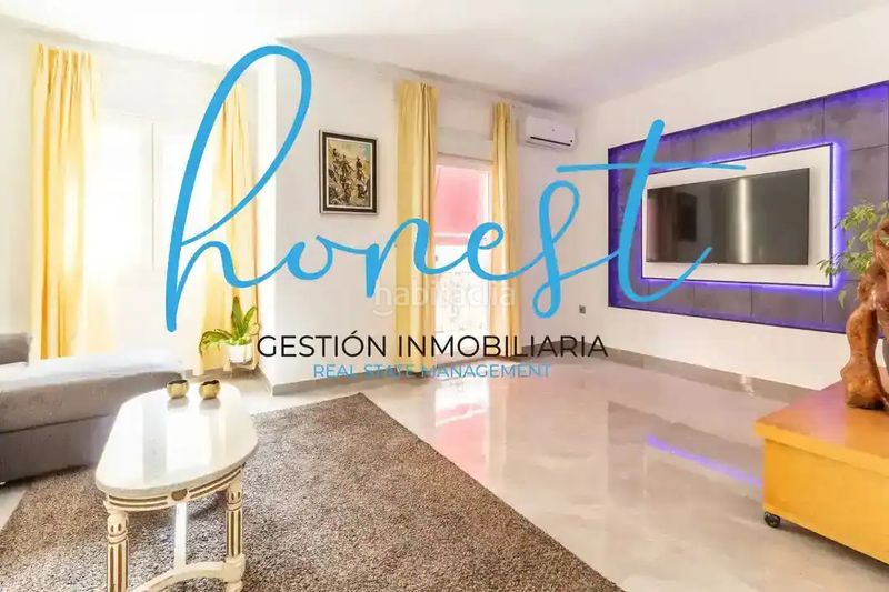 Foto f04668e6-530d-4ba9-8779-d33456537251. Casa amb aparcament a Calvario Torremolinos