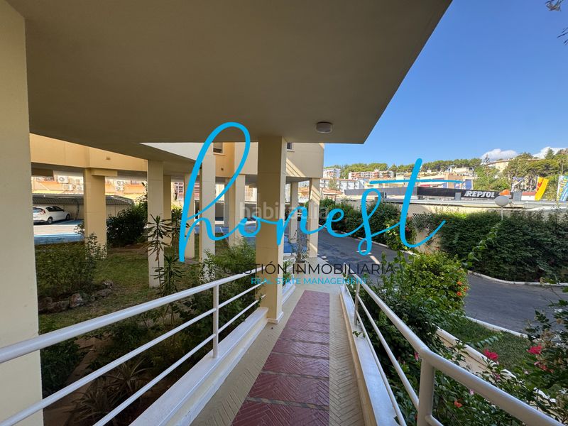 Foto e5f173e5-b94c-4d16-ad94-cc610af38d95. Àtic amb piscina a Montemar Torremolinos