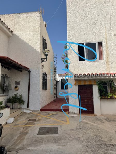 Foto 29fb3f37-1bf9-4c93-a16a-7cc704697adb. Casa adossada amb xemeneia piscina a Playamar - Benyamina Torremolinos