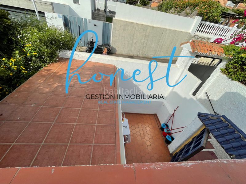 Foto af3fb733-d026-4909-8a10-cfd756e18d0b. Casa adossada amb xemeneia piscina a Playamar - Benyamina Torremolinos