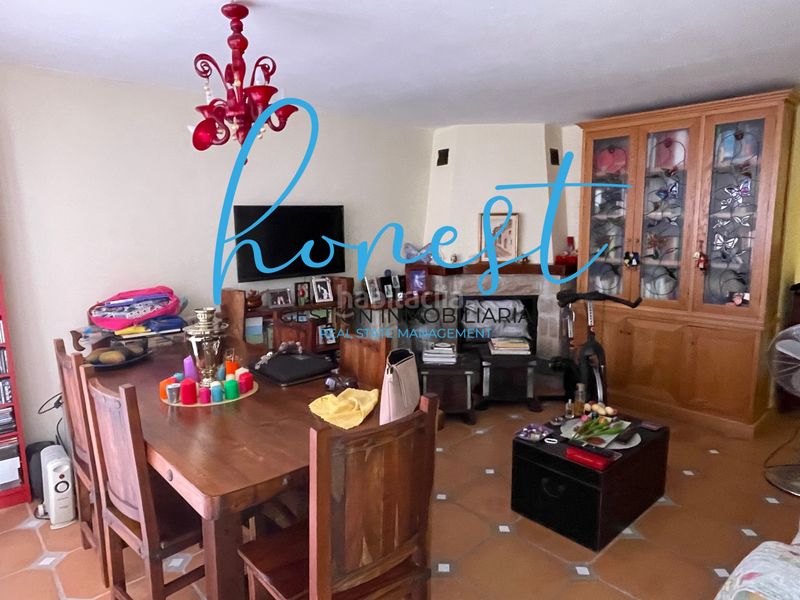 Foto f5bc522d-8310-402d-a377-190173e0a259. Casa adossada amb xemeneia piscina a Playamar - Benyamina Torremolinos