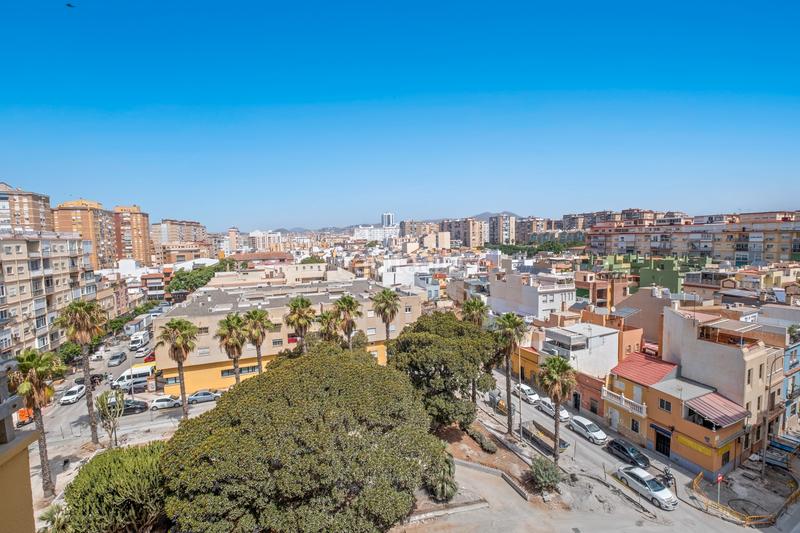 Foto 4ddf48ce-86d1-4eea-ba68-34b21b1ab68e. Piso  en primera línea de playa en Parque Ayala - Jardín de la Abadía - Huelín Málaga