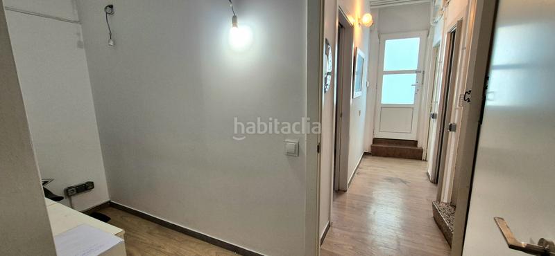 Foto bac564e0-d084-44c6-a3e7-14af9c2c12c0. Edificio  tipo casa con aparcamiento o comercio en Mataró