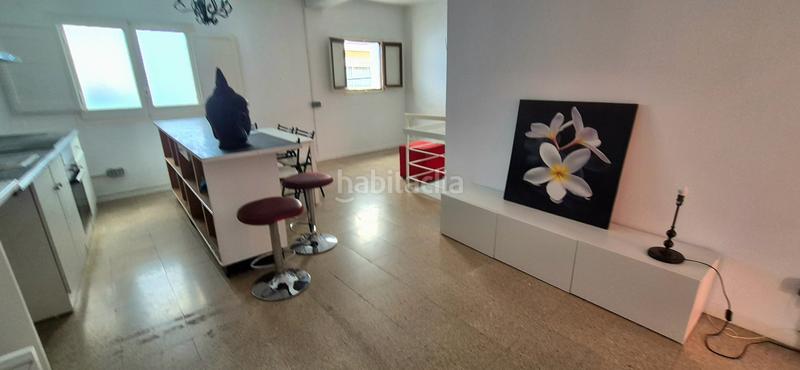 Foto f08da937-6ea9-4c96-8443-6bef9ab96f08. Edificio  tipo casa con aparcamiento o comercio en Mataró