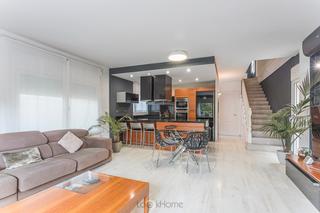 Chalet in Dosrius Poble. Casa con piscina en el pueblo