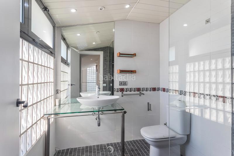 Foto 0280520f-63ef-4e50-bcce-3bd439333954. Casa amb xemeneia calefacció aparcament a Can Massuet del Far Dosrius