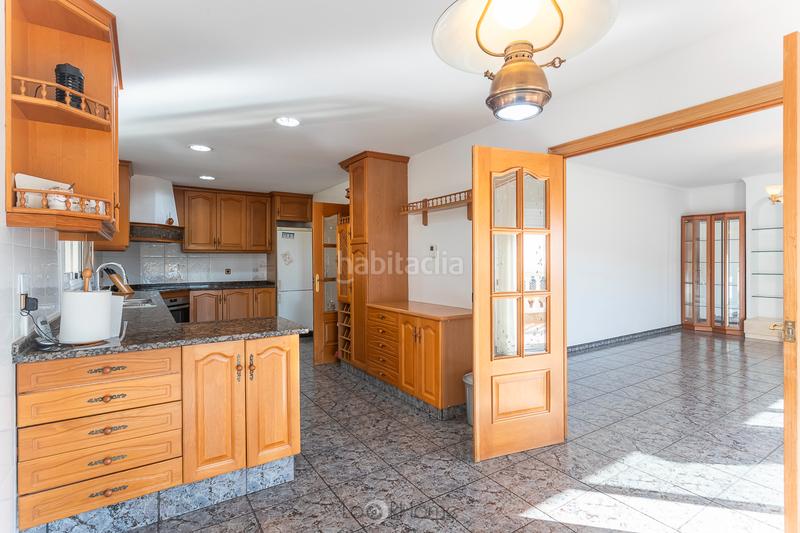 Foto 0c657795-1700-4ca0-8db6-74330fc0eb70. Doppelhaus mit kamin heizung parking pool in Urbanitzacions Mataró