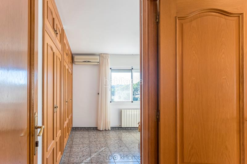 Foto 109ee975-1ff5-464e-aef9-6184b1a1a7c9. Doppelhaus mit kamin heizung parking pool in Urbanitzacions Mataró