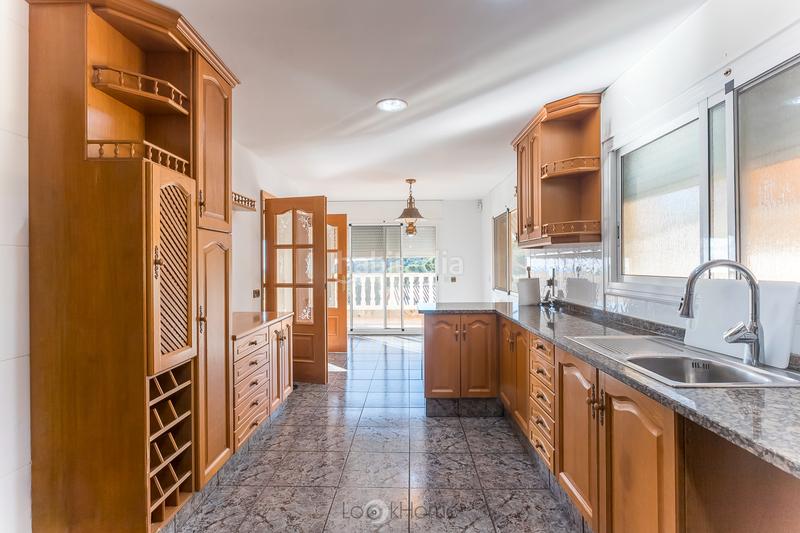 Foto 2e8b88bf-7d4a-439b-bcb9-c86973e633d1. Doppelhaus mit kamin heizung parking pool in Urbanitzacions Mataró