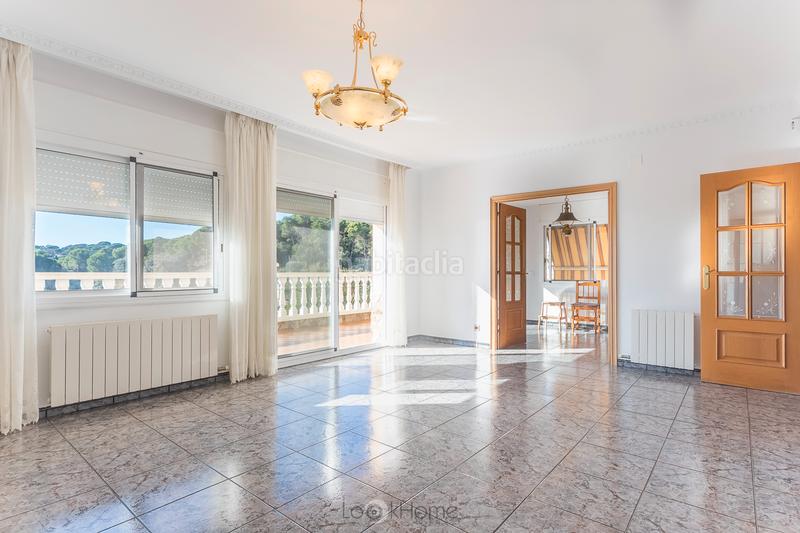 Foto 3474f901-2f26-40c4-aee3-b9bf6606f5b1. Doppelhaus mit kamin heizung parking pool in Urbanitzacions Mataró