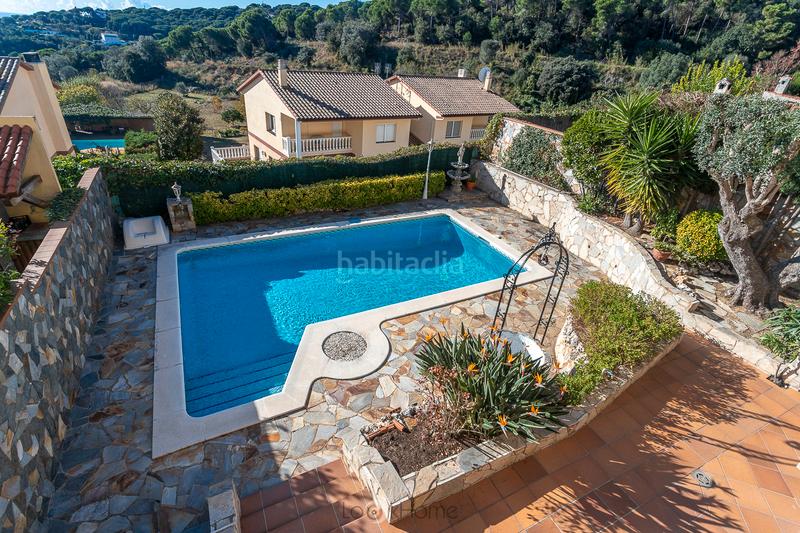 Foto 3c41e184-ca7c-4943-be90-0c7f398e4b57. Doppelhaus mit kamin heizung parking pool in Urbanitzacions Mataró