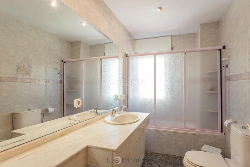 Foto 507545e3-d6e9-4baa-a38c-b92b2c43ebfd. Doppelhaus mit kamin heizung parking pool in Urbanitzacions Mataró